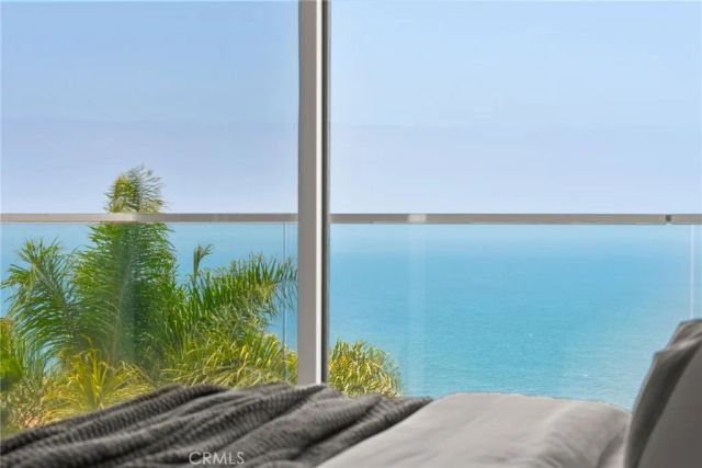 900 Gainsborough Drive, Laguna Beach, CA 92651
