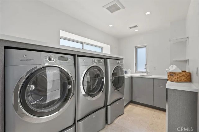 900 Gainsborough Drive, Laguna Beach, CA 92651