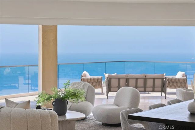 900 Gainsborough Drive, Laguna Beach, CA 92651