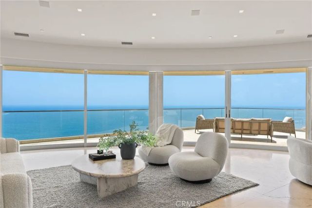 900 Gainsborough Drive, Laguna Beach, CA 92651