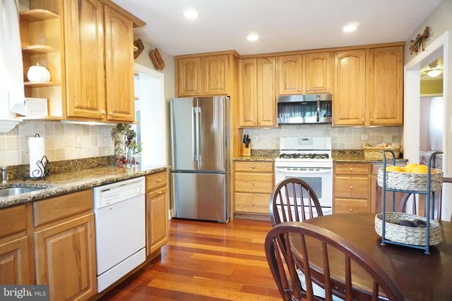 16 LANCI RD, Maple Shade, NJ 08052