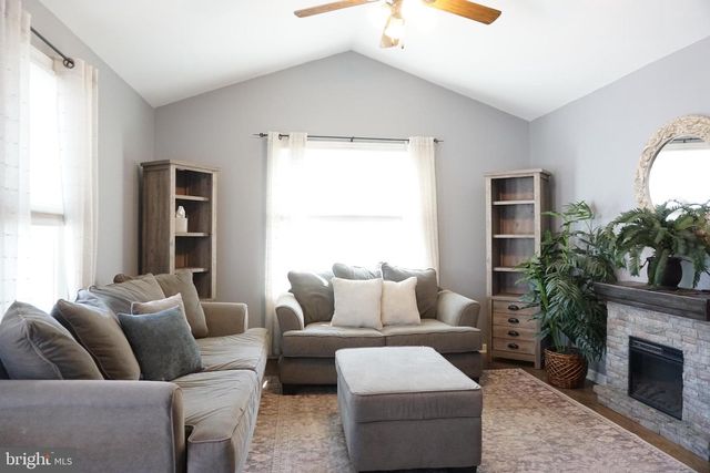 16 LANCI RD, Maple Shade, NJ 08052