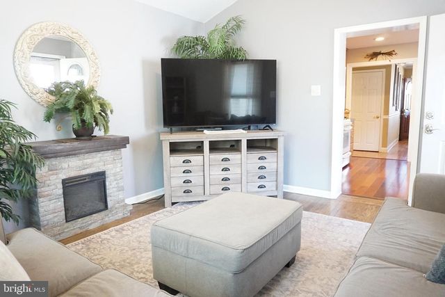 16 LANCI RD, Maple Shade, NJ 08052