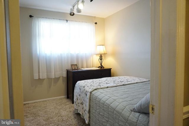 16 LANCI RD, Maple Shade, NJ 08052