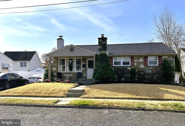 16 LANCI RD, Maple Shade, NJ 08052