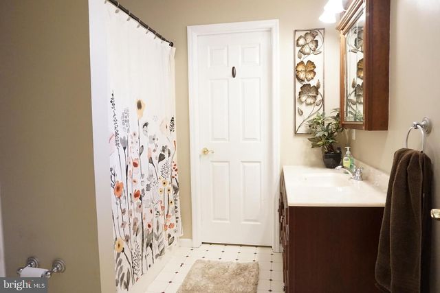 16 LANCI RD, Maple Shade, NJ 08052