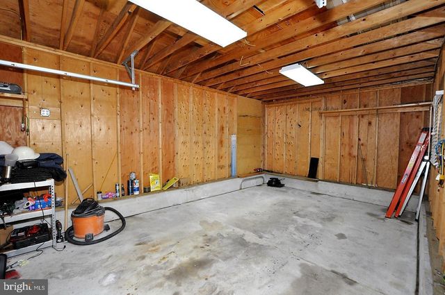 16 LANCI RD, Maple Shade, NJ 08052