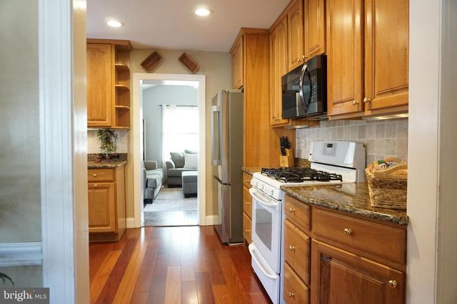 16 LANCI RD, Maple Shade, NJ 08052