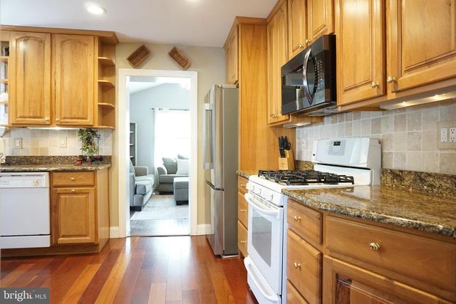 16 LANCI RD, Maple Shade, NJ 08052