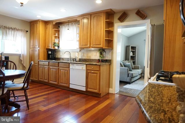 16 LANCI RD, Maple Shade, NJ 08052