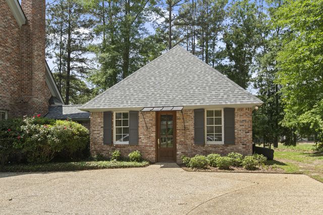11 Bocage, Hattiesburg, MS 39402