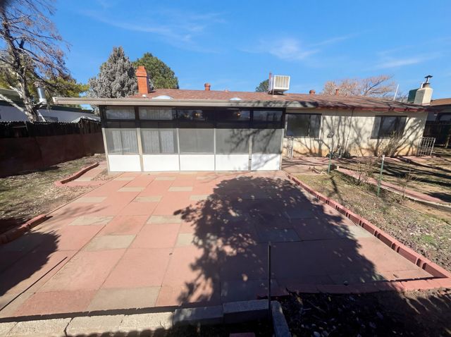 7212 Derickson Avenue NE, Albuquerque, NM 87109