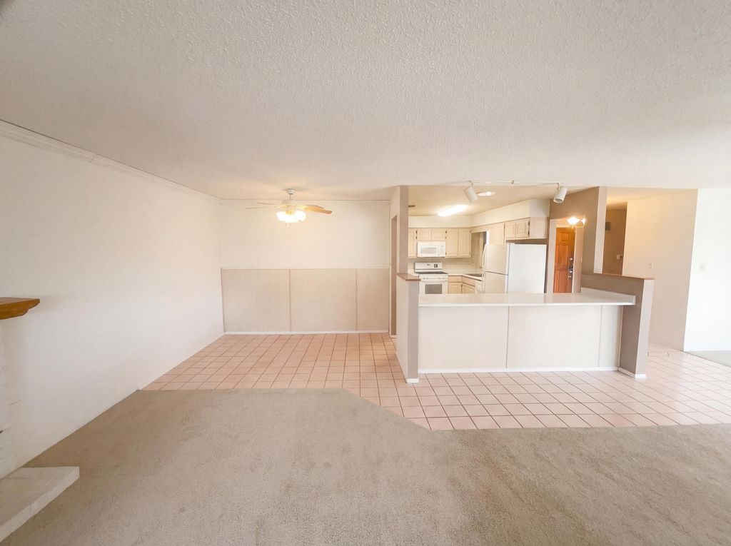 Image 13 of property listing at 7212 Derickson Avenue NE, Albuquerque, NM 87109