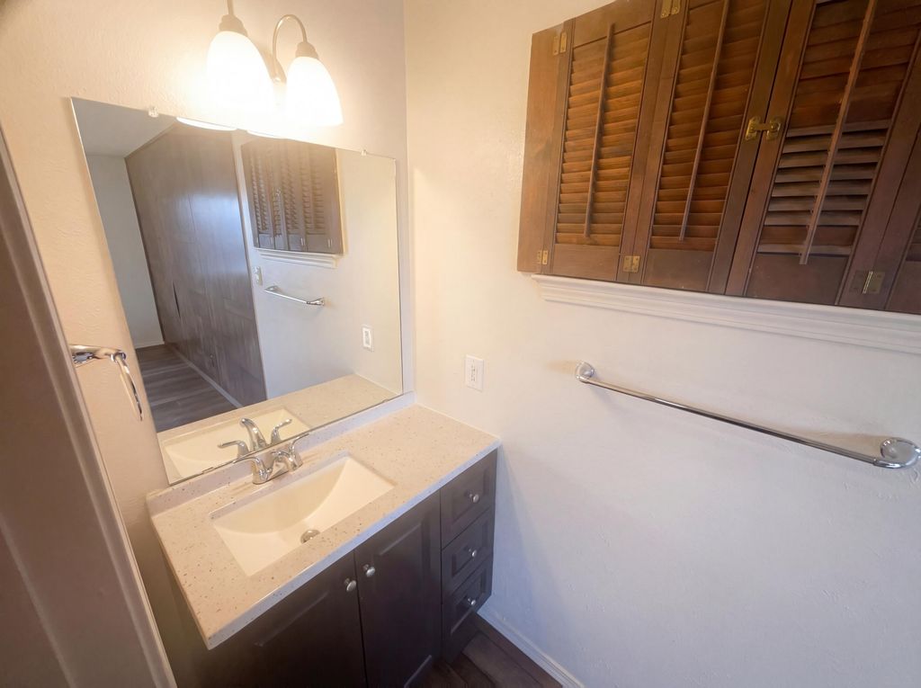 Image 20 of property listing at 7212 Derickson Avenue NE, Albuquerque, NM 87109