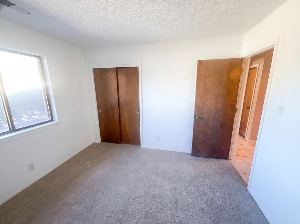 Image 4 of property listing at 7212 Derickson Avenue NE, Albuquerque, NM 87109