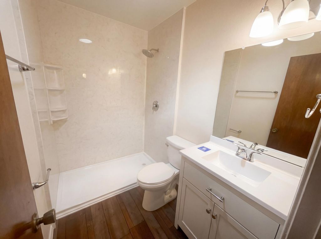 Image 6 of property listing at 7212 Derickson Avenue NE, Albuquerque, NM 87109