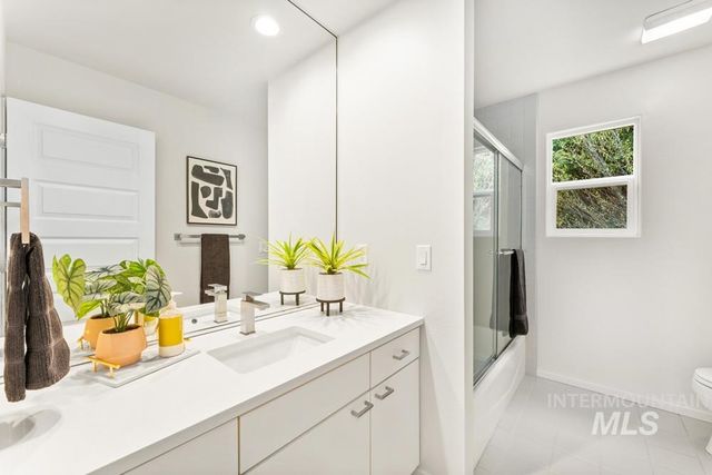 3994 W Quail Ridge Dr, Boise, ID 83703