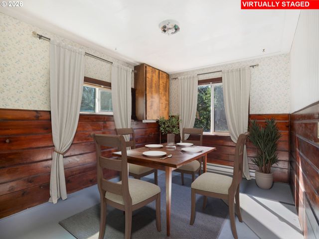 36290 7TH St, Nehalem, OR 97131