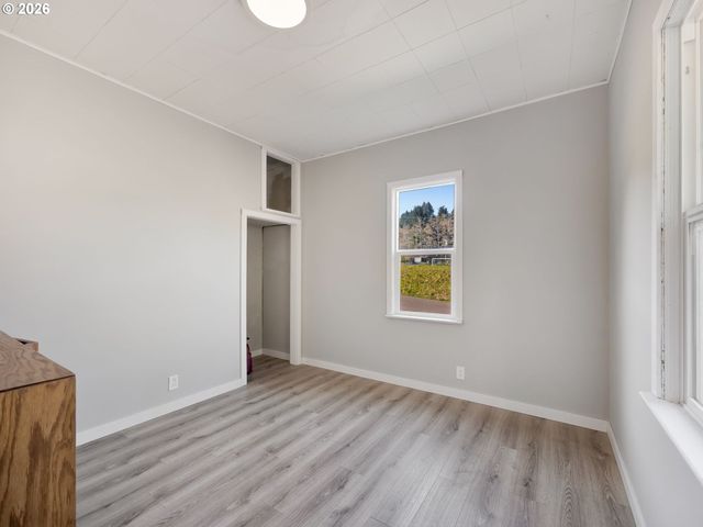 36290 7TH St, Nehalem, OR 97131