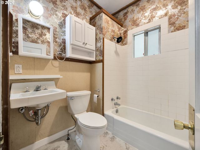 36290 7TH St, Nehalem, OR 97131