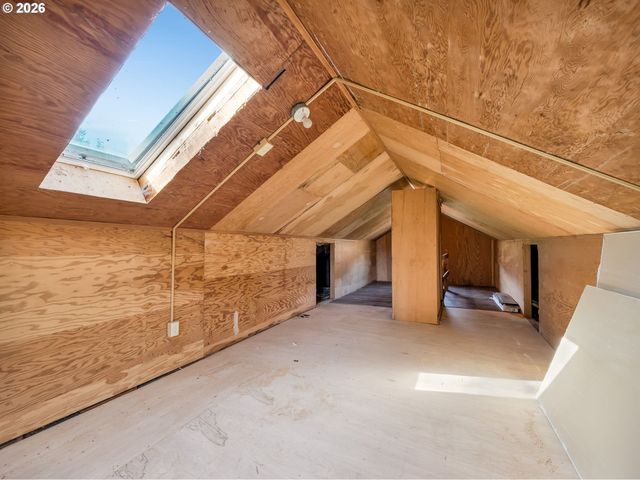 36290 7TH St, Nehalem, OR 97131