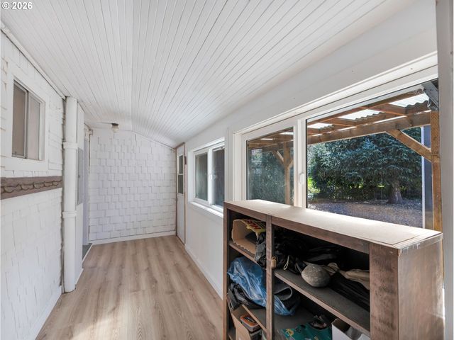 36290 7TH St, Nehalem, OR 97131