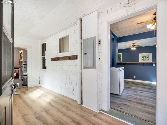 36290 7TH St, Nehalem, OR 97131