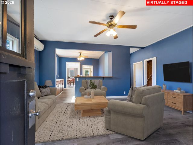 36290 7TH St, Nehalem, OR 97131