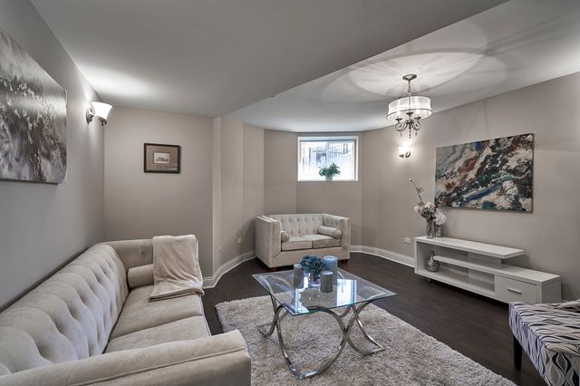 4520 S King Drive 1B, Chicago, IL 60653