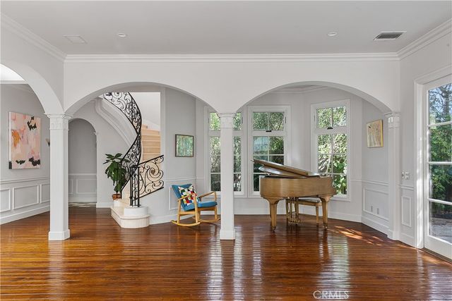 21149 Entrada Road, Topanga, CA 90290