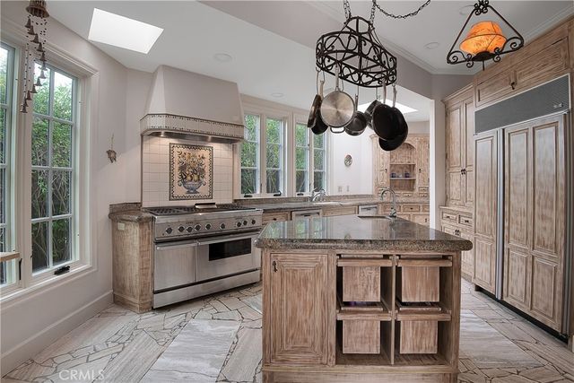 21149 Entrada Road, Topanga, CA 90290