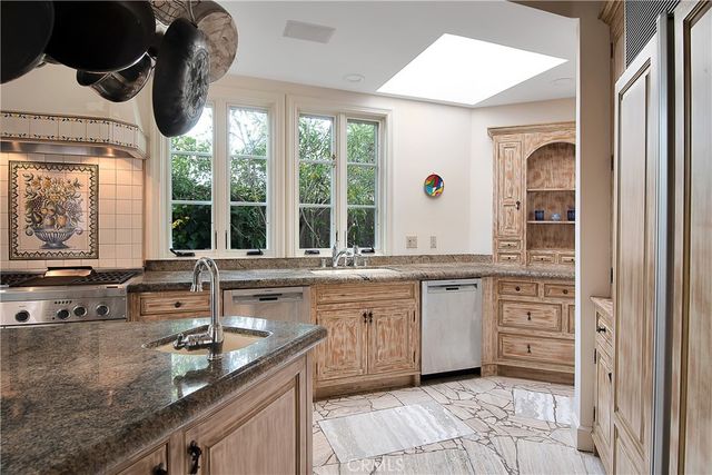 21149 Entrada Road, Topanga, CA 90290