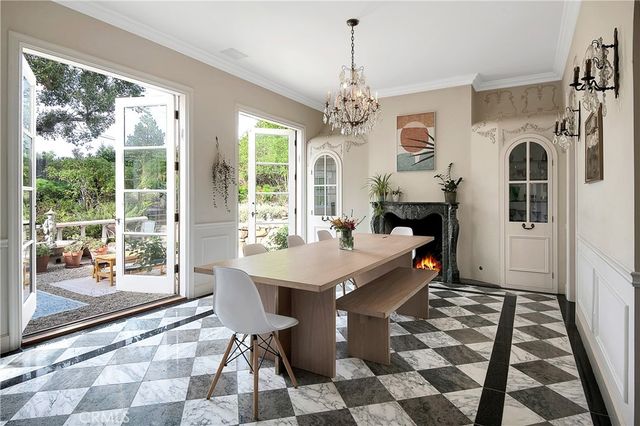 21149 Entrada Road, Topanga, CA 90290