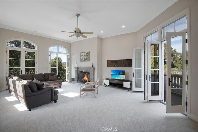 21149 Entrada Road, Topanga, CA 90290