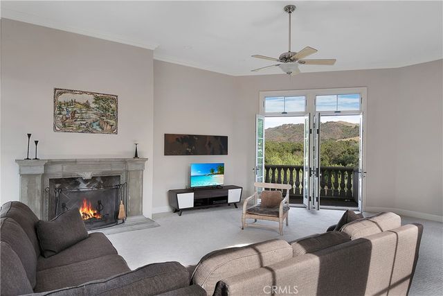 21149 Entrada Road, Topanga, CA 90290