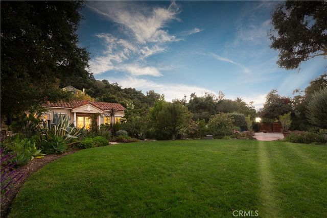 21149 Entrada Road, Topanga, CA 90290