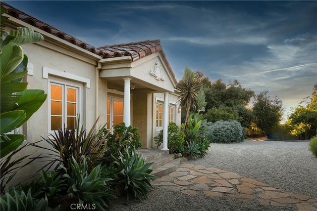 21149 Entrada Road, Topanga, CA 90290
