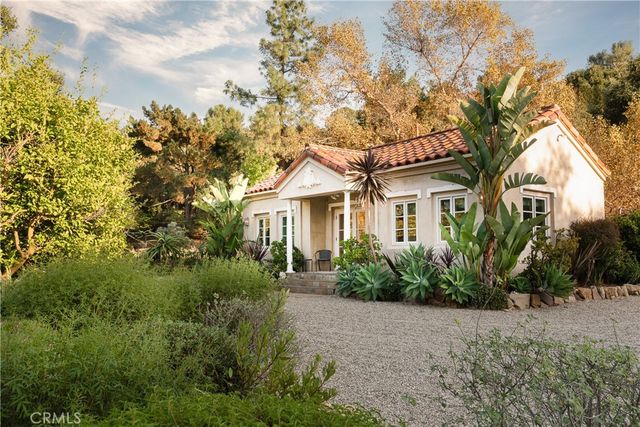 21149 Entrada Road, Topanga, CA 90290