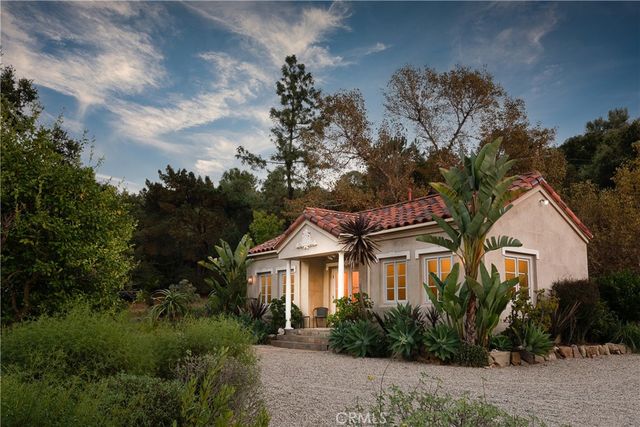 21149 Entrada Road, Topanga, CA 90290