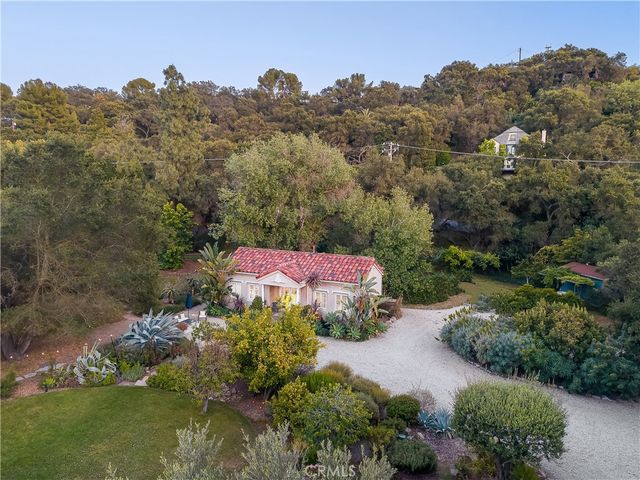 21149 Entrada Road, Topanga, CA 90290