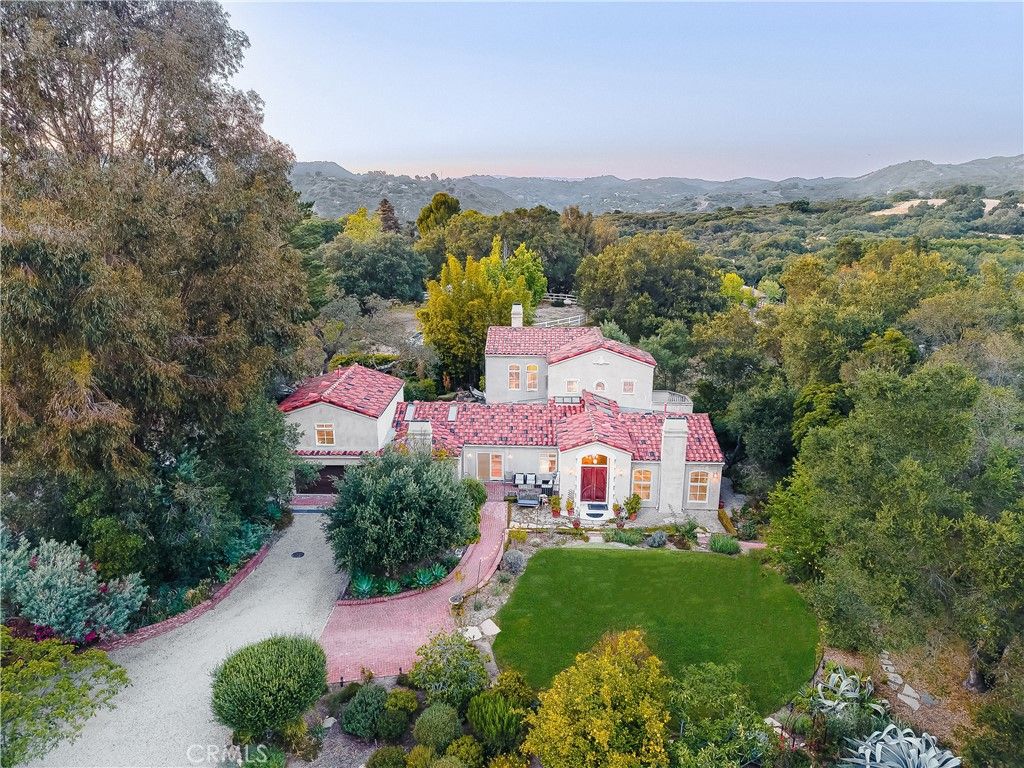 21149 Entrada Road, Topanga, CA 90290