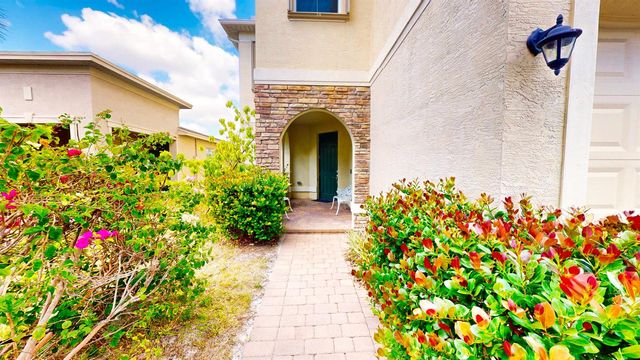 2323 NW Padova Street, Port St. Lucie, FL 34986