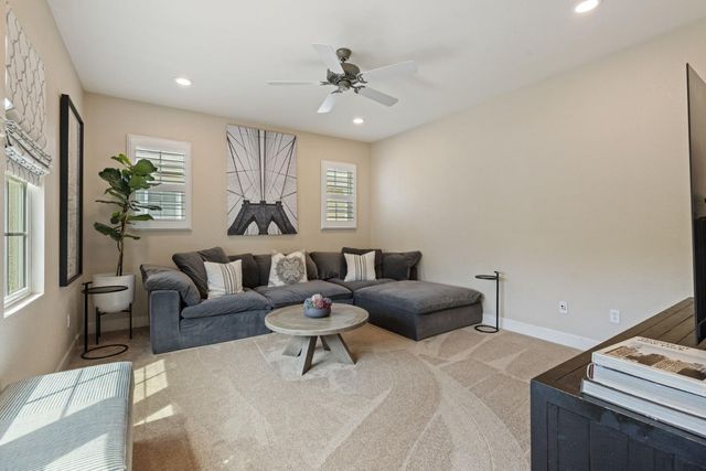 527 W Questa Trl, Mountain House, CA 95391