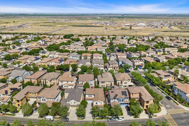 527 W Questa Trl, Mountain House, CA 95391