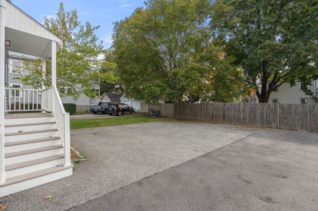 11-13 Cross Street 11, Belmont, MA 02478
