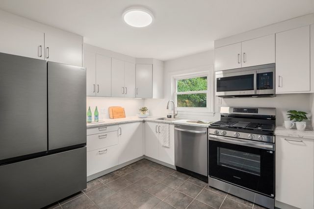 11-13 Cross Street 11, Belmont, MA 02478