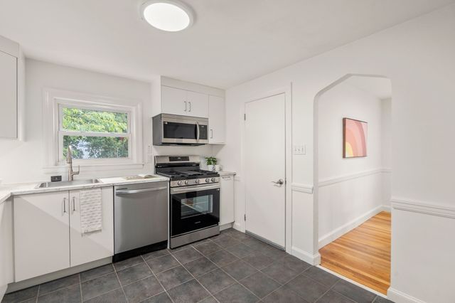 11-13 Cross Street 11, Belmont, MA 02478