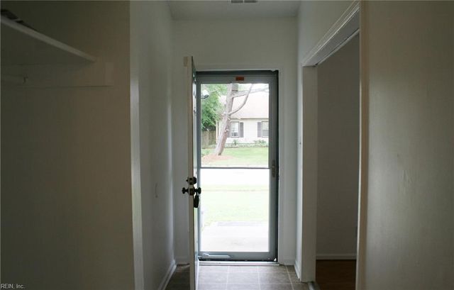 3332 Kinsington DR, Chesapeake, VA 23321