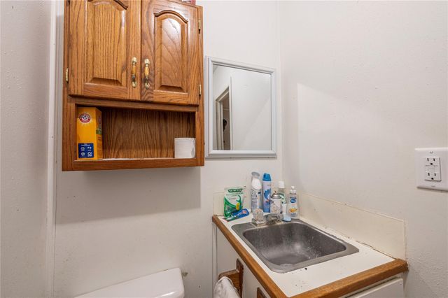 10553 S State Highway 71, Danevang, TX 77437