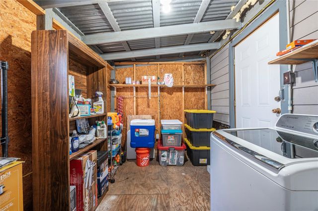 10553 S State Highway 71, Danevang, TX 77437